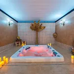Romantiques Avec Jacuzzi - Marne-la-vallée - Le Jardin De Vos Secrets
