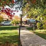 Romantiques Avec Jacuzzi - Marne-la-vallée - Le Jardin De Vos Secrets Affittacamere Mouroux