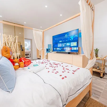 Vendégház Suites Romantiques Avec Jacuzzi - Marne-La-Vallee - Le Jardin De Vos Secrets 4*