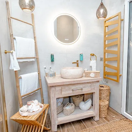 Romantiques Avec Jacuzzi - Marne-la-vallée - Le Jardin De Vos Secrets 4* Mouroux