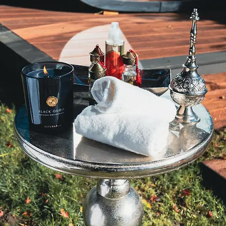Romantiques Avec Jacuzzi - Marne-la-vallee - Le Jardin De Vos Secrets Pensjonat 4*