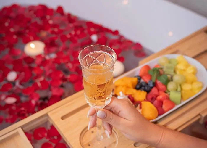 Suites Romantiques Avec Jacuzzi - Marne-La-Vallee - Le Jardin De Vos Secrets