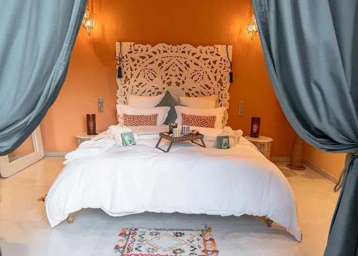 Vendégház Suites Romantiques Avec Jacuzzi - Marne-La-Vallee - Le Jardin De Vos Secrets 4*